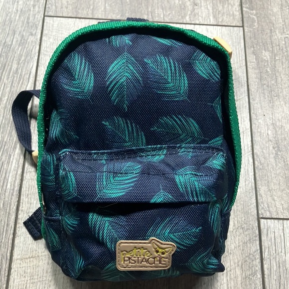 PETITE PISTACHE SMALL DOG BACKPACK HARNESS - Picture 8 of 10